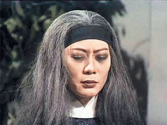 黄衫女一招打败周芷若,黄衫女武功多高一招打败周芷若