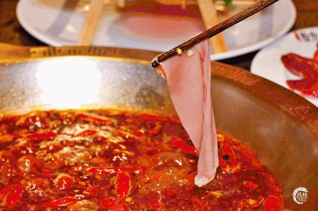 日均爆排1000+！壕涮八道硬核招牌，明星接连翻牌的巴蜀火锅来了