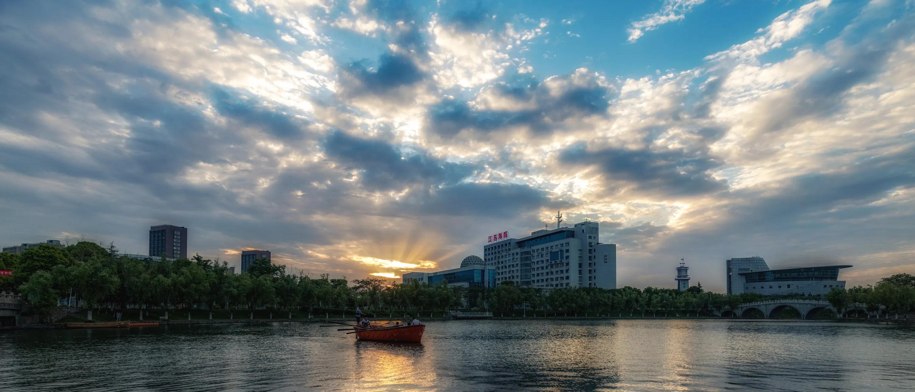 *京大南**专（高职）校园哪家大？