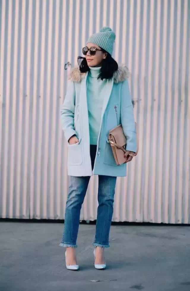 藏青色和黑色哪个更显白显气质,穿这几个颜色显白又气质