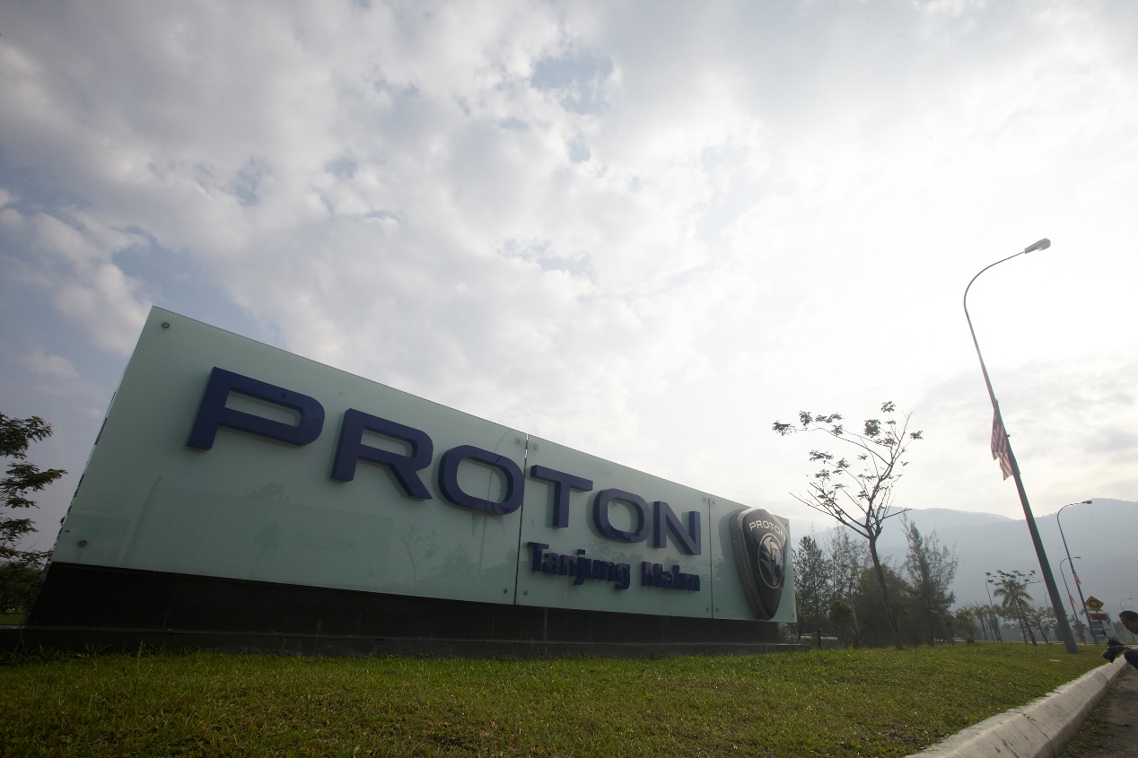 宝腾vs喷施宝,宝腾为什么最终选择了吉利