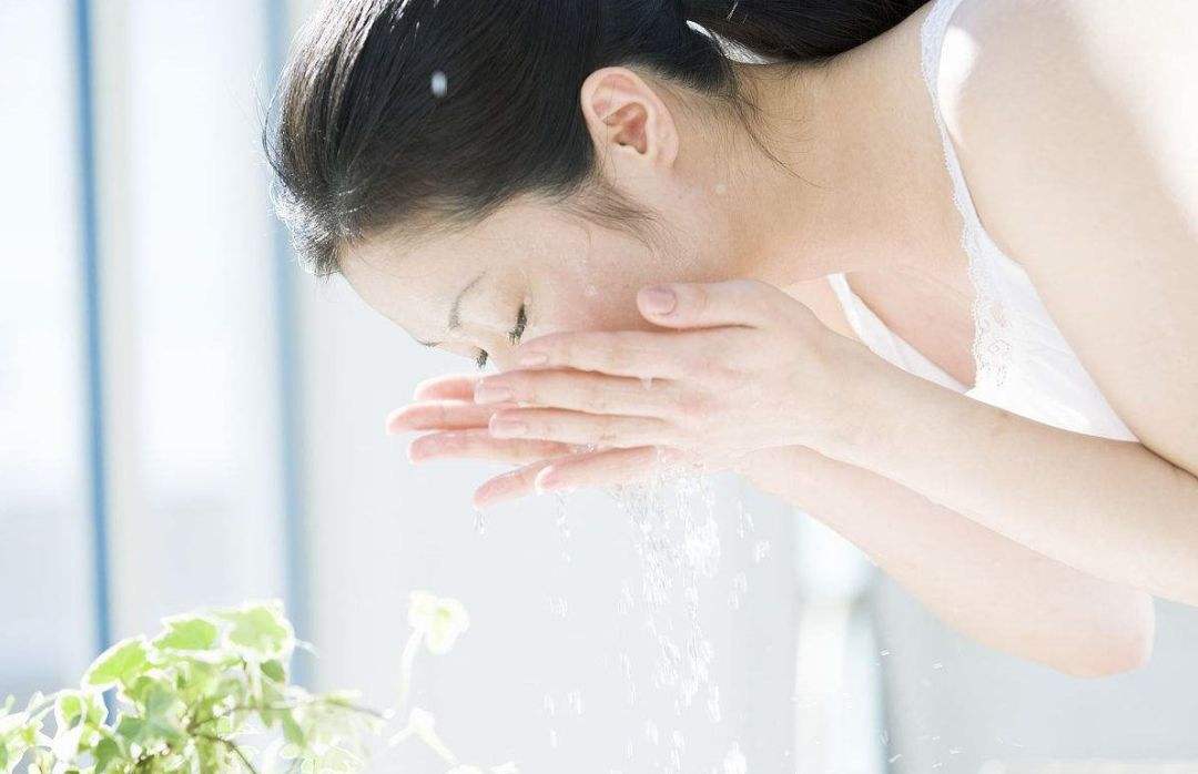 雪肌精纯怡洗颜霜,雪肌精净透光洗颜霜