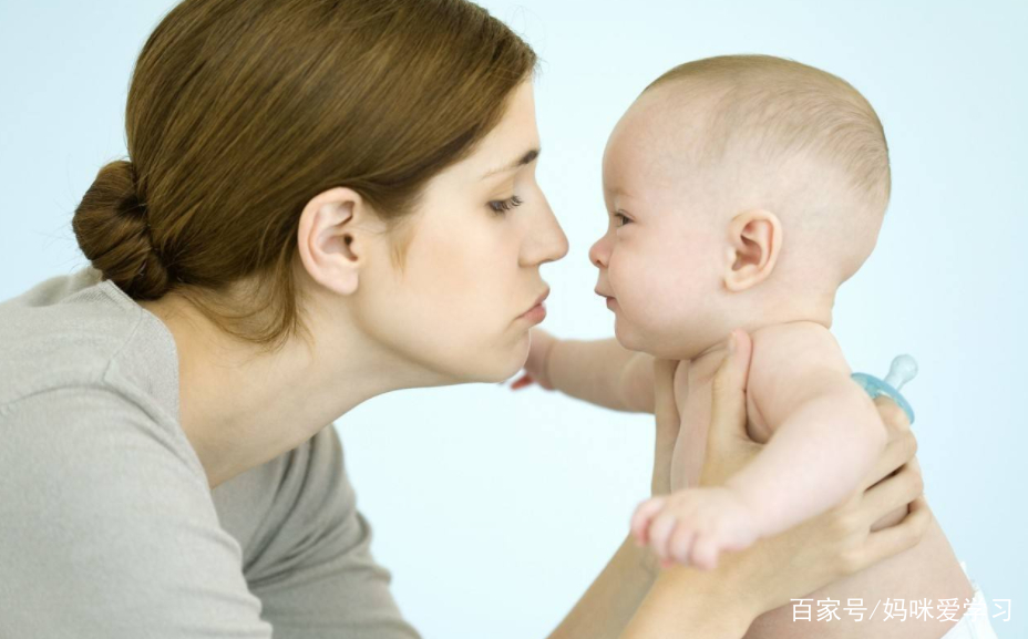 不要随便亲吻宝宝的嘴安全教育,这几类人不要随意亲吻宝宝