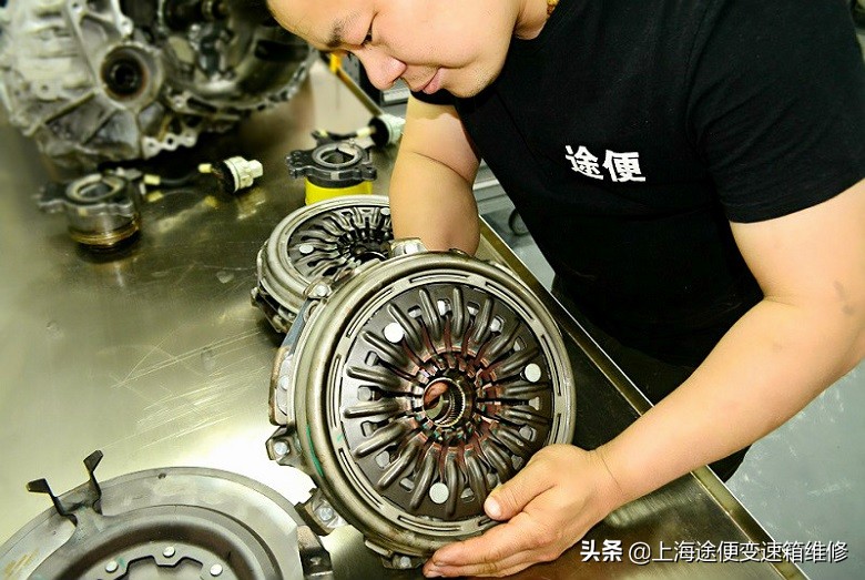 英朗变速箱怎么断开维修要多少钱,英朗变速箱故障维修费用