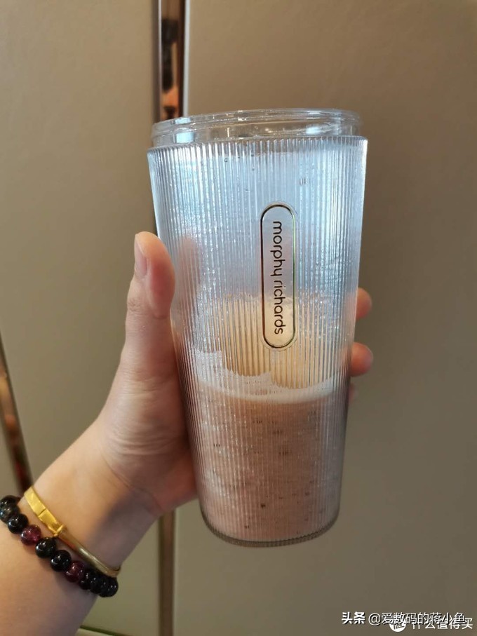 夏天来了做一下冰淇淋,摩飞榨汁机榨甘蔗