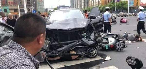 “癫痫发作”还是“抢夺方向盘”?常州警方回应