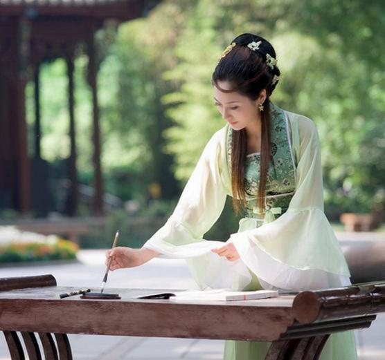 优秀作文且听风吟静待花开,优秀作文赏析青春