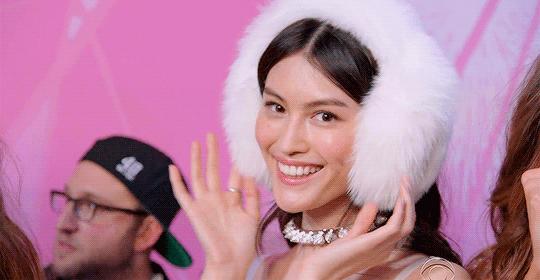 维密超模何穗健身,何穗40秒变脸