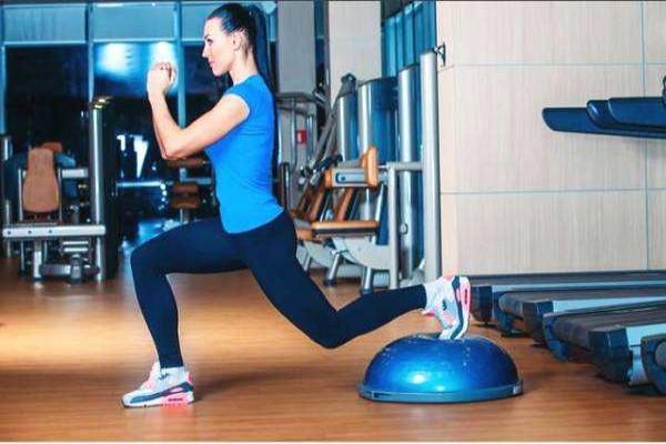 改善腿粗的方法就是增强腿部肌肉,改善腿型让腿变直瘦腿运动