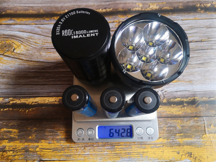 自从拍完这个手电之后,公园里人少了好多