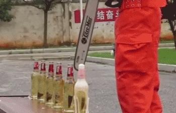 瓶盖挑战康纳,瓶盖挑战潘玮柏