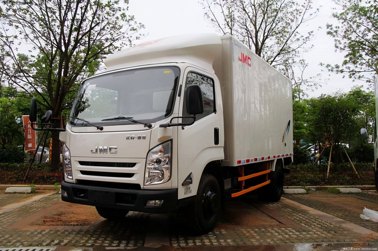 轻卡断气刹漏气维修,货车气刹管路漏气怎么办