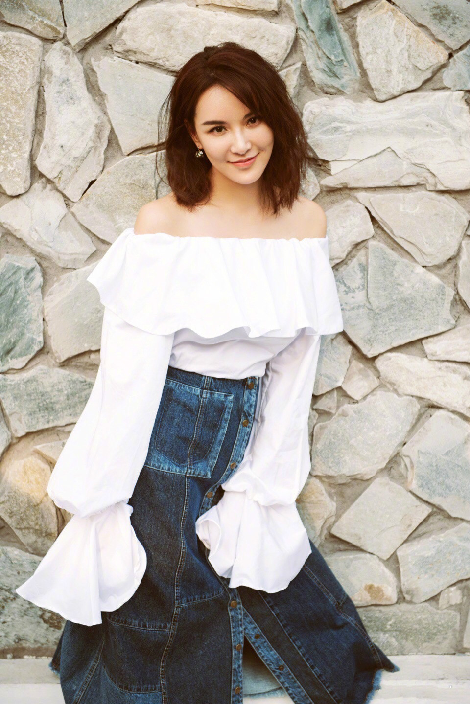 莫小棋抹胸裙深v领,莫小棋黑裙靓丽