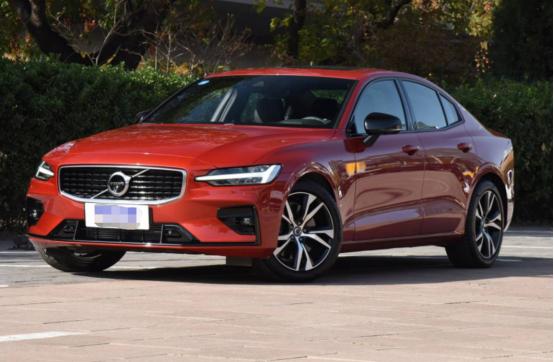 开车胸闷想吐是怎么回事,开车胸闷气短心慌