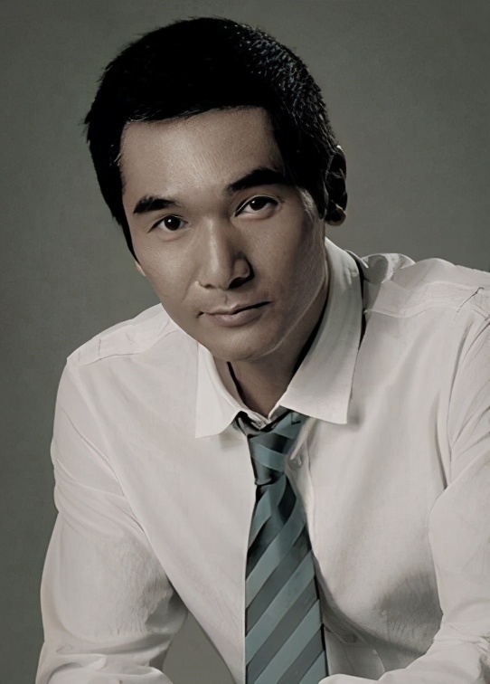 喜宝为了生存努力挤进上流社会 (电影喜宝桥段)