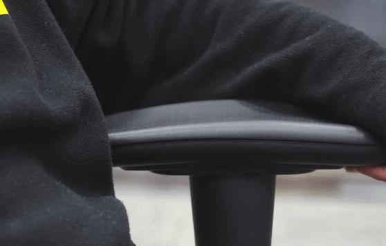 傲风宝可梦联名椅,测评傲风电竞椅