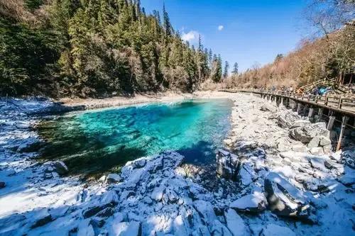 九寨沟的冬天描写,九寨沟的冬天简介