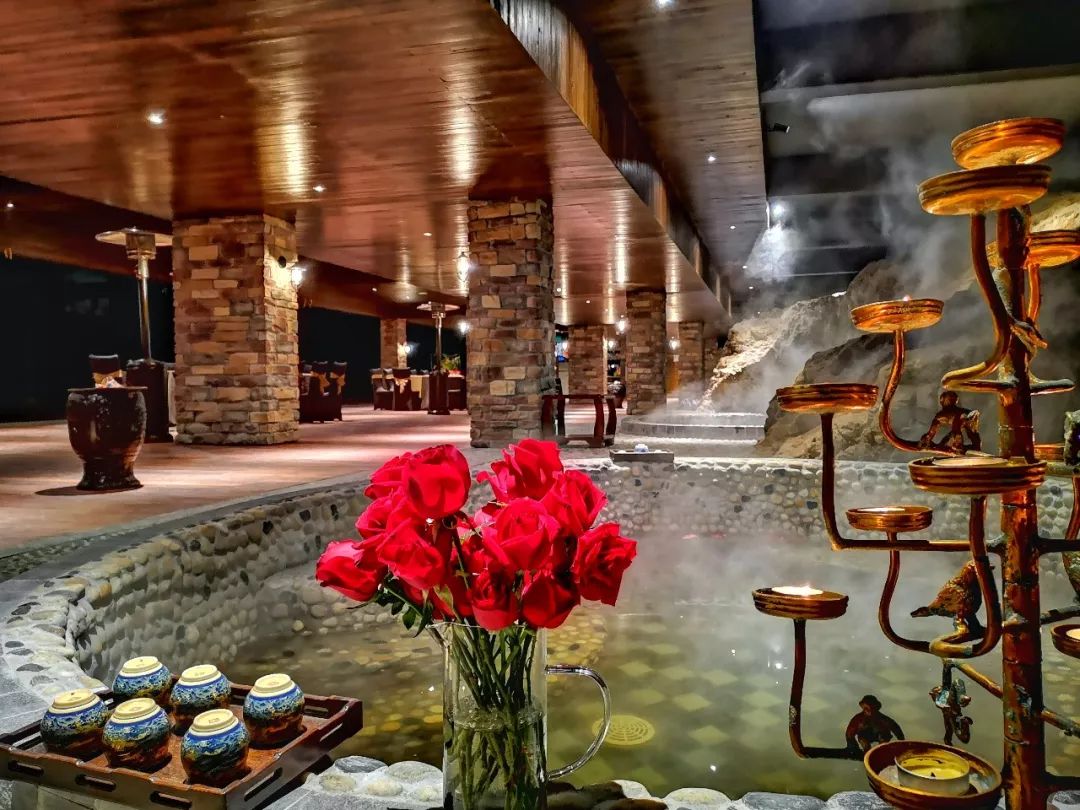 清凉寨丨“枫”景尚好,年会火热预定中!