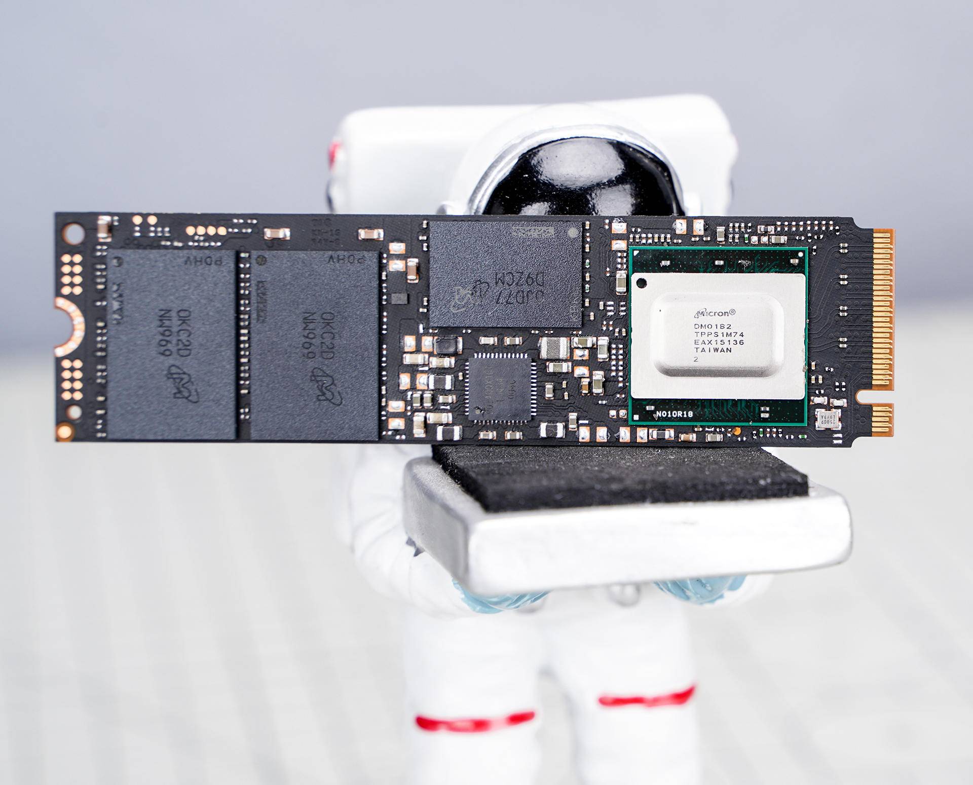 crucial英睿达p51tb固态硬盘评测,英睿达p5加装固态硬盘