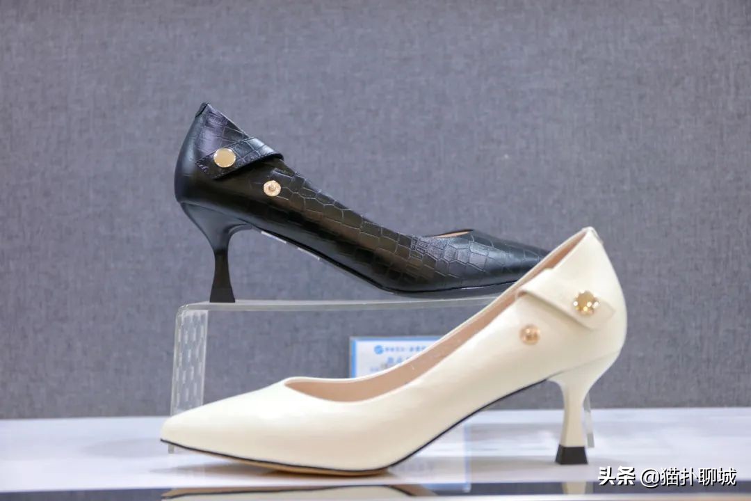 鞋子春天新款女鞋小白鞋,春夏秋都可以穿的小白鞋