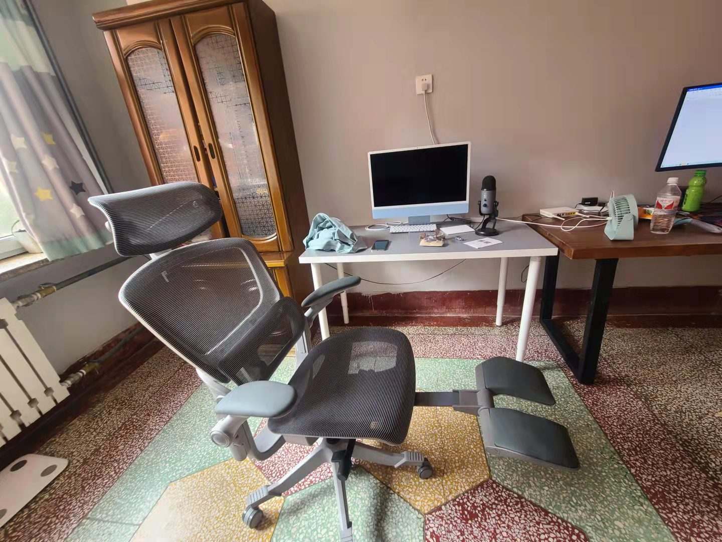 实测一把久坐腰不痛的智能办公椅,网易人体工学椅推荐