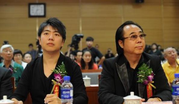 郎朗的成长辛酸历程,郎朗是如何一步步成为钢琴家的