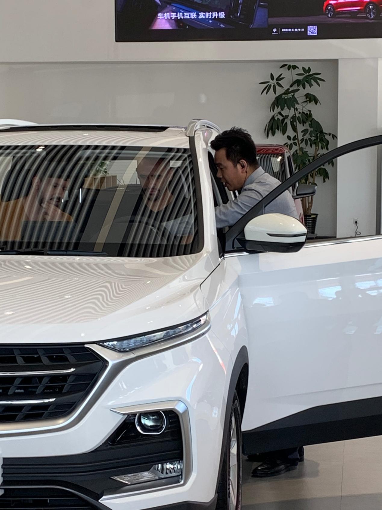 足球圈都知道的秘密,这款明星车型,原来他们都爱