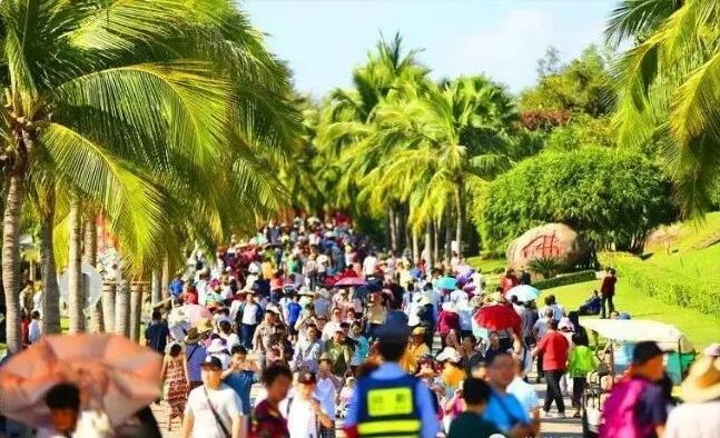 在三亚，如何花很低的价格，玩高大上的游艇帆船？