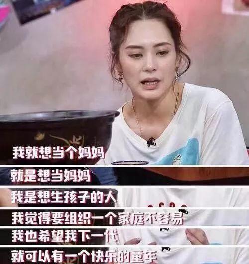 阿娇演港女,阿娇不笑和笑起来的对比照