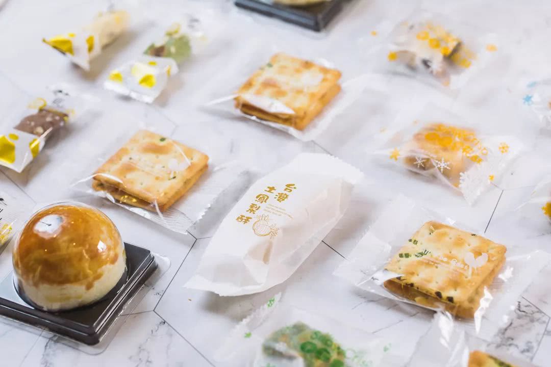 体育西这间甜品店，一屋子都是鲜花，还没有正式菜单……