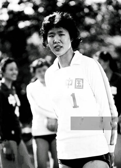 郎平的坎坷情史，为国家体育事业2次放弃爱情，年过半百终获幸福