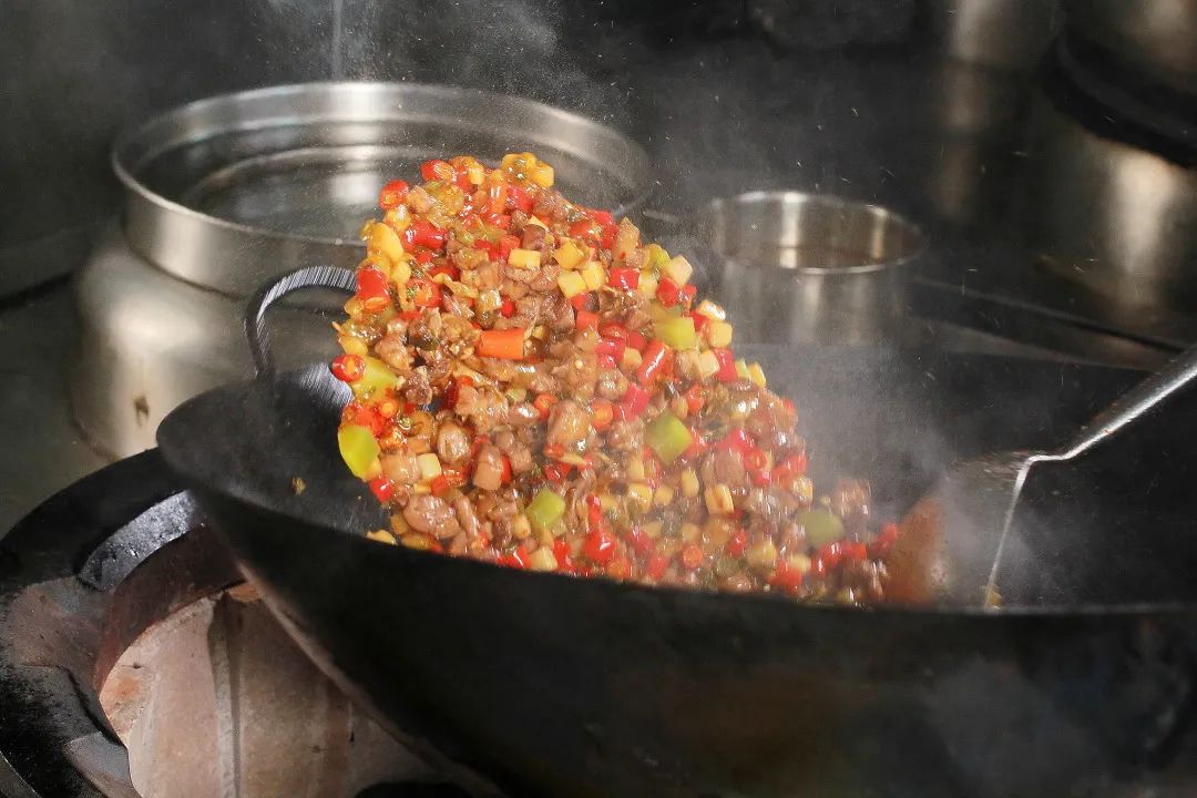 仔姜牛蛙自贡菜,蛙蛙鸡冷锅鱼最新