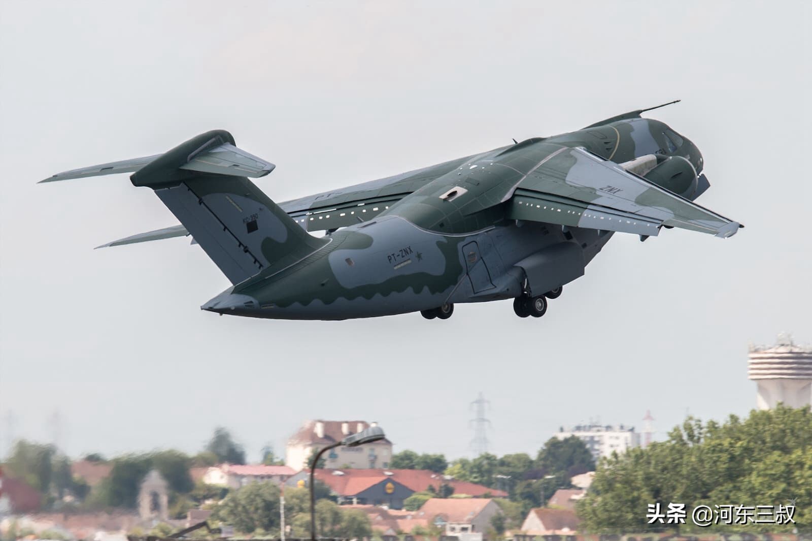 巴西最新运输机kc390参数,巴西kc390运输机对比运9