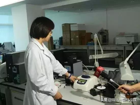 珠宝展天价翡翠图片,中国珠宝卖的翡翠是正品吗