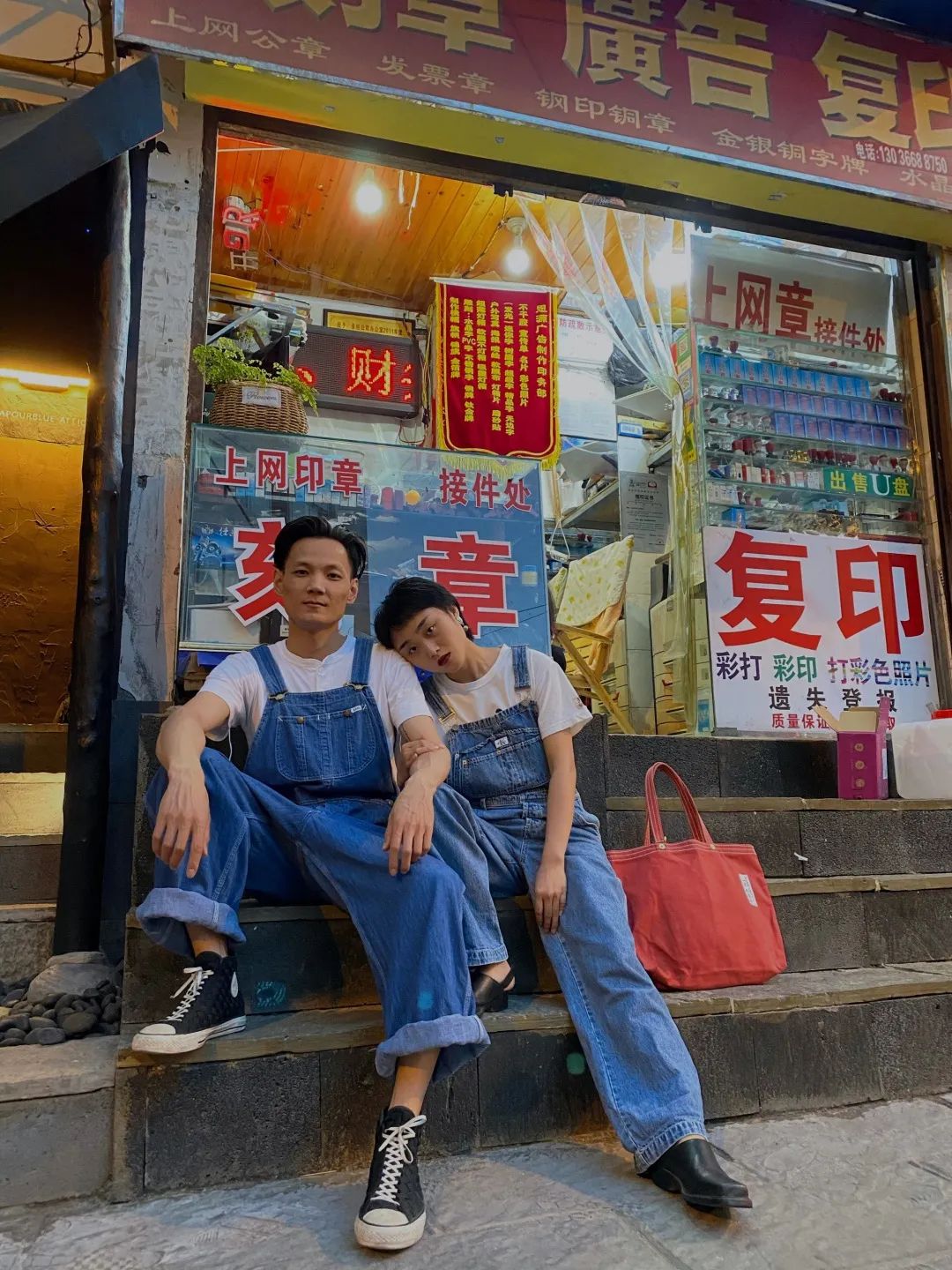 成都街道门面推荐,成都一街道商铺招牌