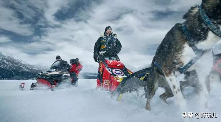 平价冲锋衣羽绒服推荐,冲锋衣羽绒服穿搭推荐