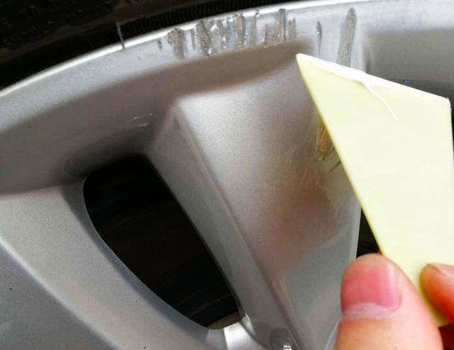 轮毂蹭坏了怎么处理,车轮毂被蹭了怎么维修