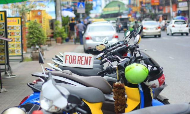 国内都开始“禁摩”了，为啥日本遍地都是摩托车？当地人说出实情