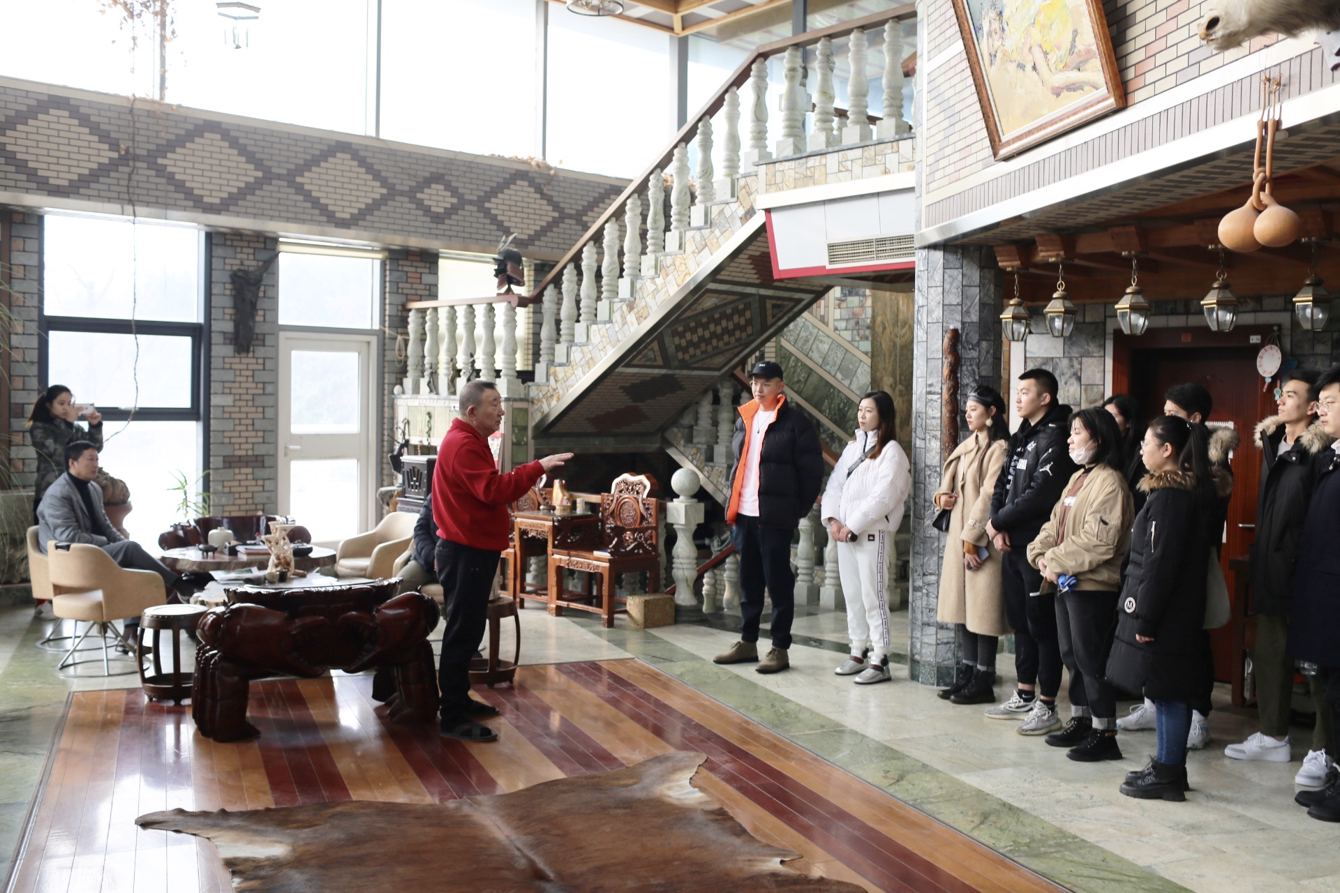 大连工业大学艺术设计学院研究生,大连邢良坤陶艺馆