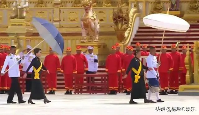 同为皇家卫队，同是意外晕倒，泰王室的处理与英王室却截然不同