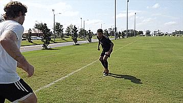 新手必学的足球两大技巧,足球过人技巧初学者