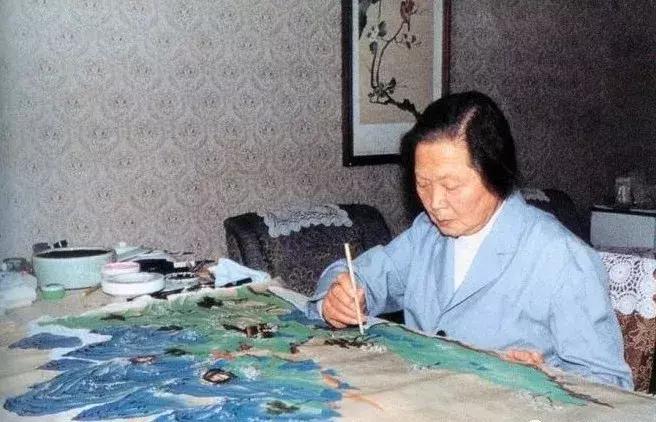 潘素：沦落风尘却蕙质兰心，慧心百年，素韵流芳，徜徉青山绿水