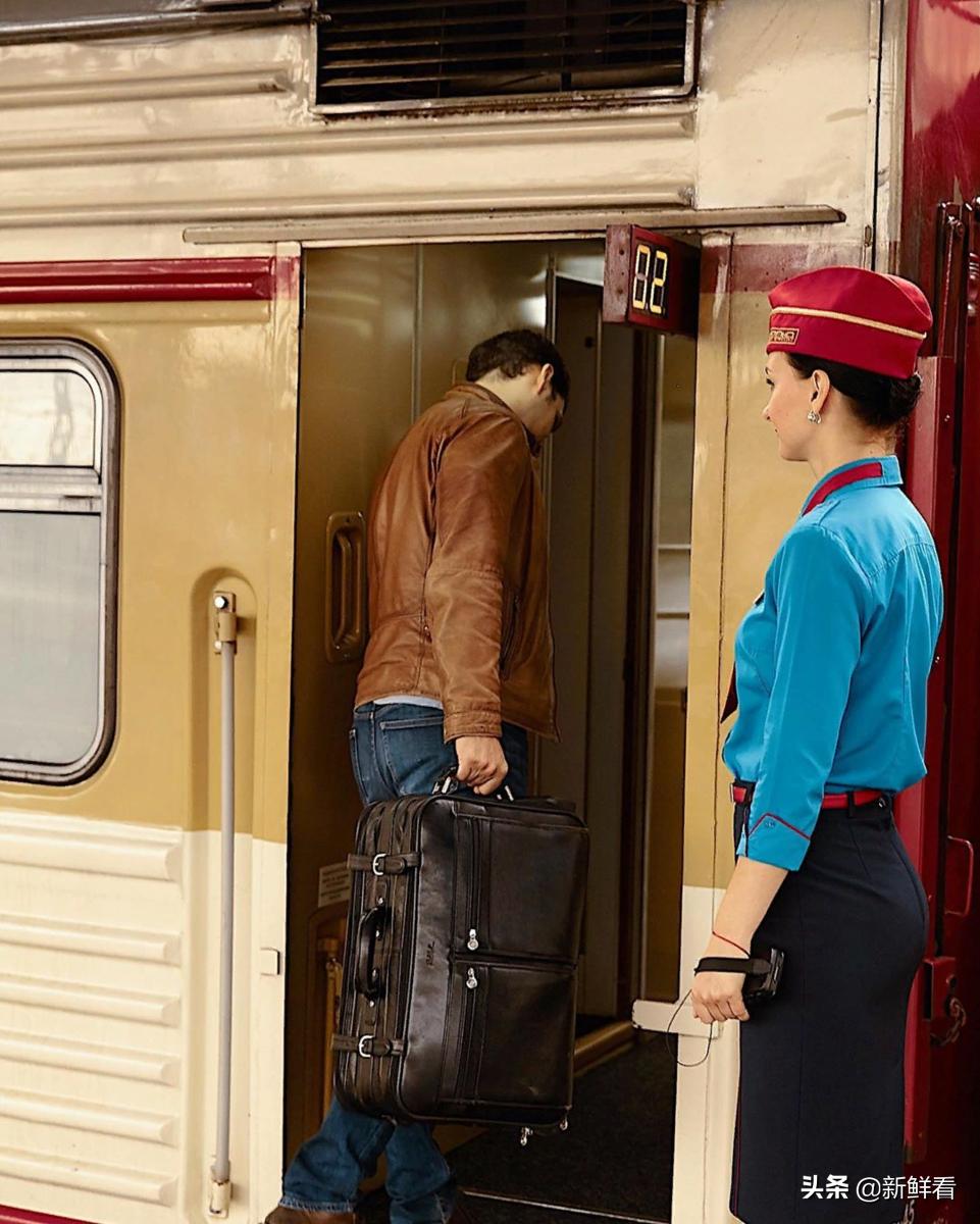 俄罗斯圣彼得堡火车卧铺,莫斯科到圣彼得堡的卧铺车厢怎样