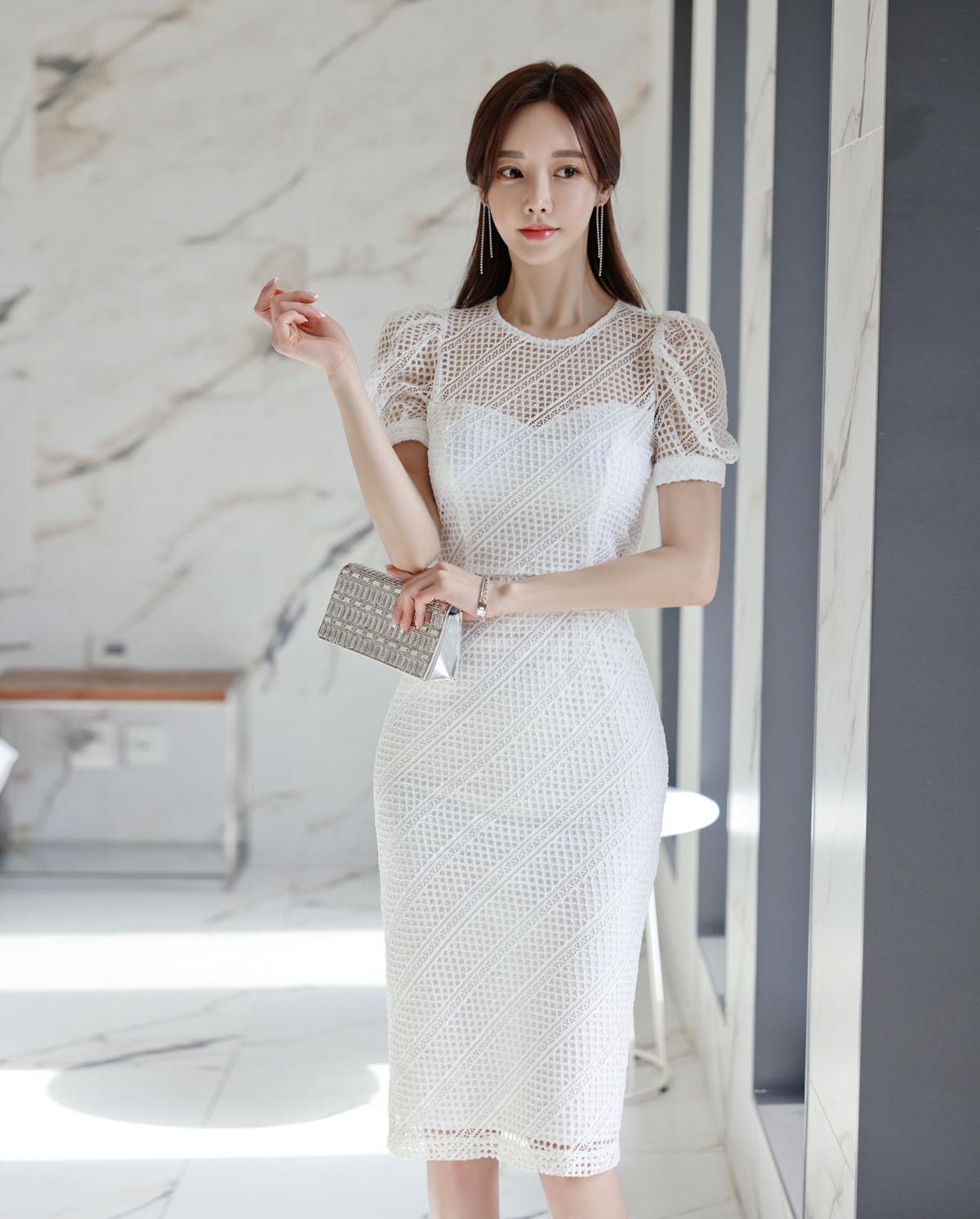 孙允珠黑色包臀针织连衣裙,孙允珠刺绣透纱连衣裙