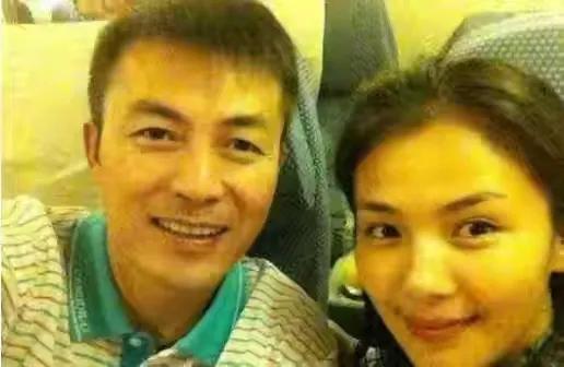 王珂：百亿富豪闪婚女明星，三年后遭遇破产，媳妇成“国民贤妻”