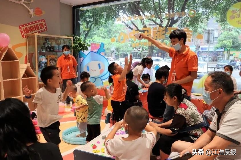 塘鹅租售的游乐园里，慢享假期亲子生活