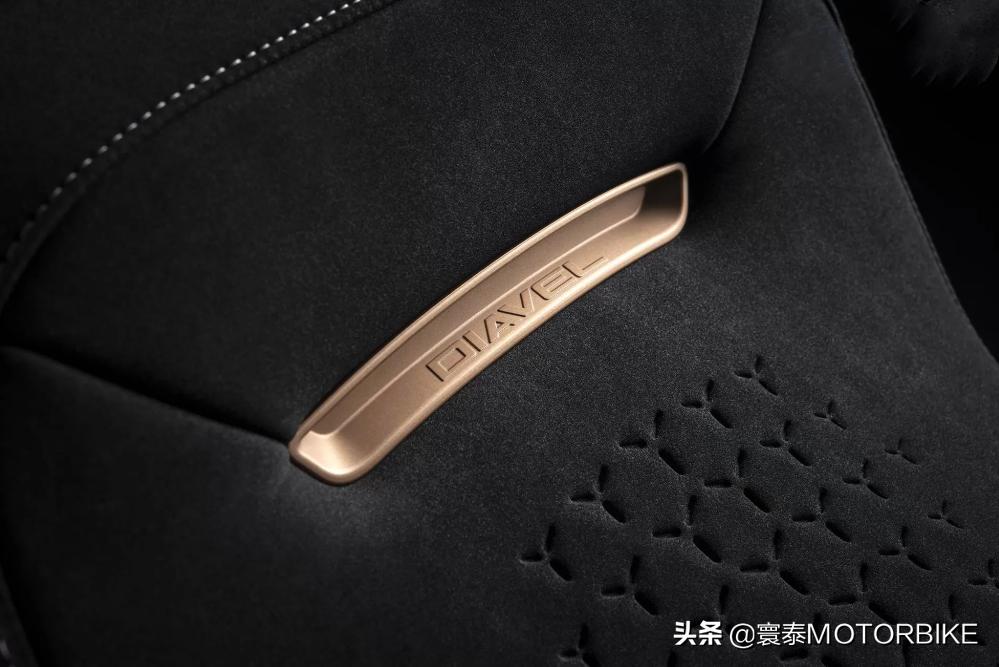 杜卡迪hypermotard1100evo骇客,杜卡迪兰博基尼联名摩托