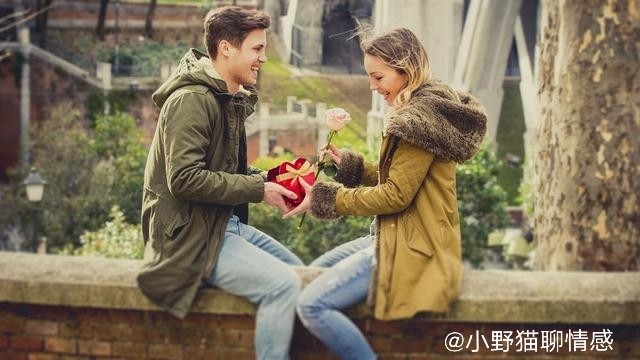 老公对我太抠门钱也不给我用,老公对自己很抠门要不要离婚