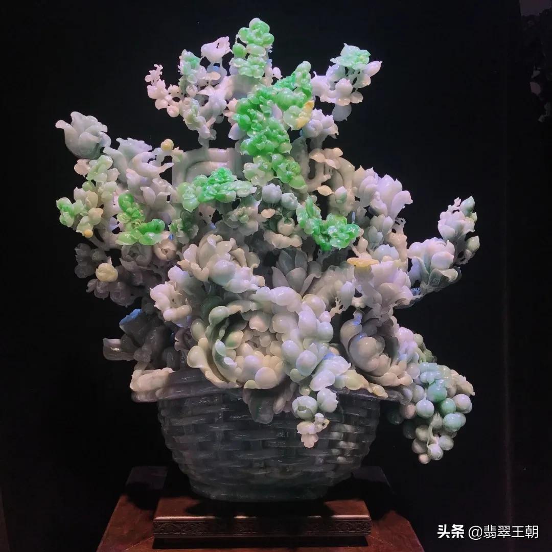 摆件翡翠高端大气上档次,大师级翡翠摆件图片