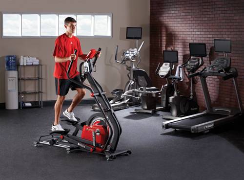 健身房器械椭圆机和跑步机,椭圆机锻炼怎么达到跑步效果